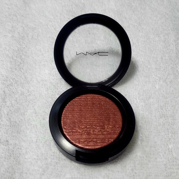 MAC Extra Dimension Blush Color - Hard to Get - Picture 7 of 11